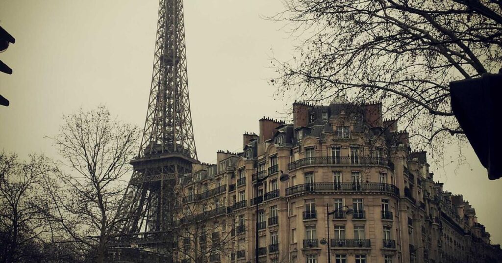 Document retention schedule for New York businesses showing how long to keep records