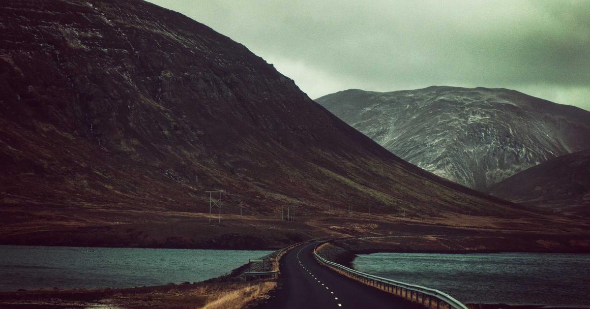 Destroy old business contracts legal guide New York - document shredding