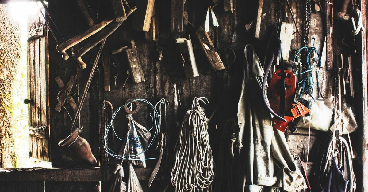 Home shredder vs professional document shredding service